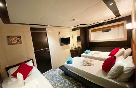 M/Y Honors Legacy