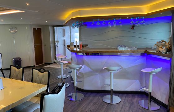 M/Y Honors Legacy