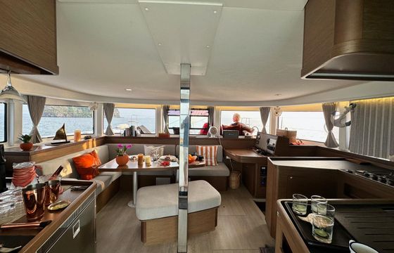 Lagoon 42