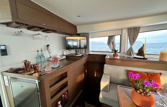 Lagoon 42