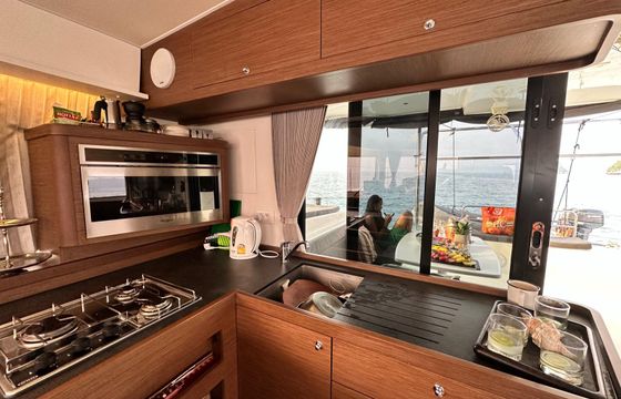 Lagoon 42