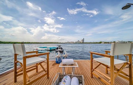 Azimut 116
