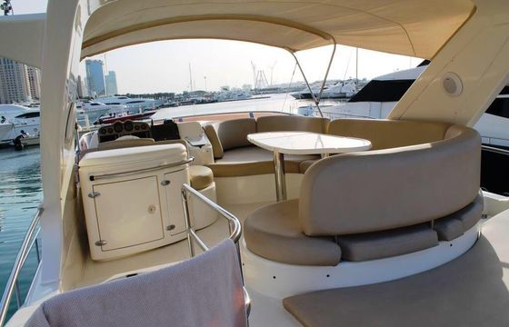 AZIMUT GRAND CREW
