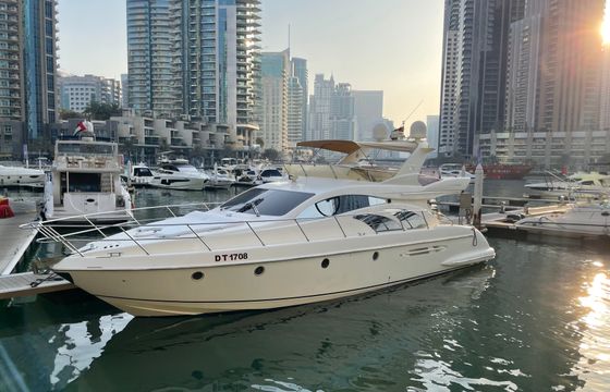 AZIMUT GRAND CREW