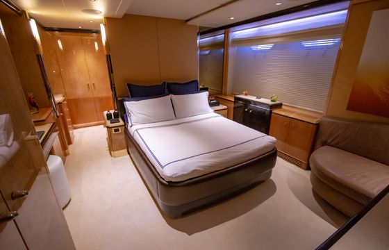 CODE 8 BENETTI