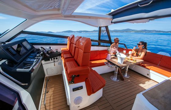 Bavaria Vida 33