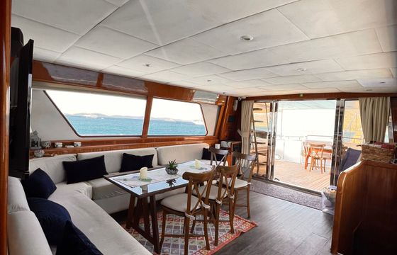 Yacht Sky