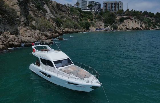 YACHT LUXURY FREEDOM