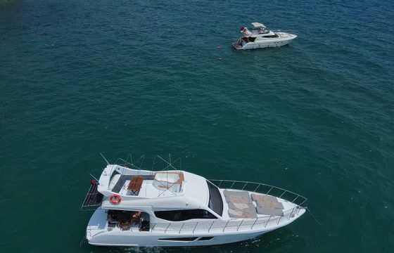 YACHT LUXURY FREEDOM