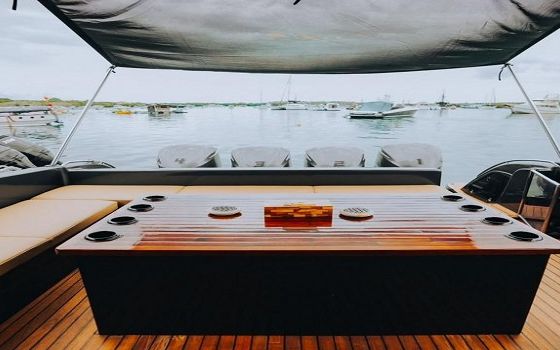 Monohull MN