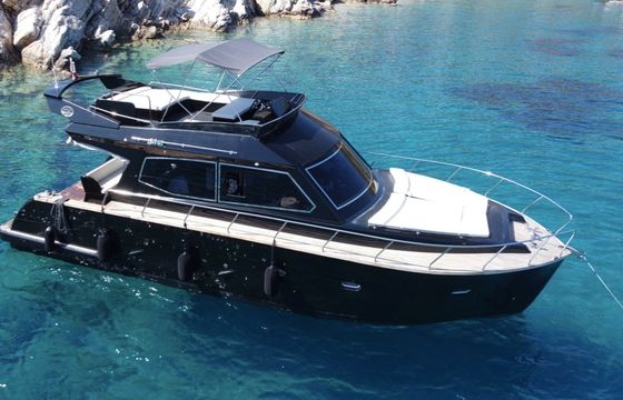 Black Yacht