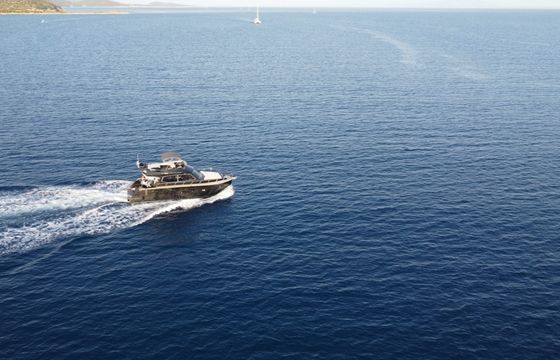 Black Yacht