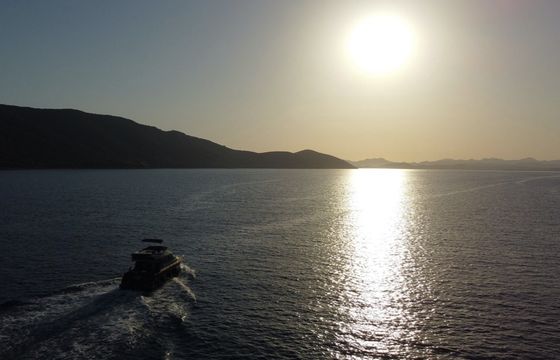 Black Yacht