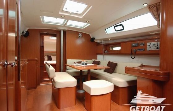Oceanis 43 "Winds of Change"