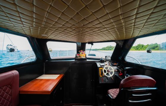 QR10 Boat