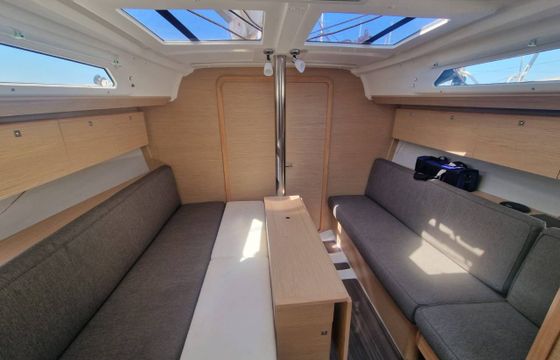 Dufour 360