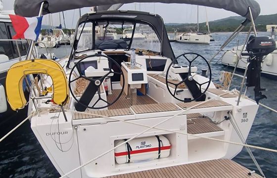 Dufour 360