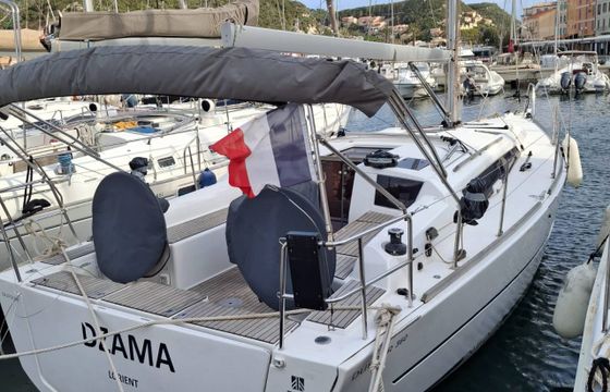 Dufour 360