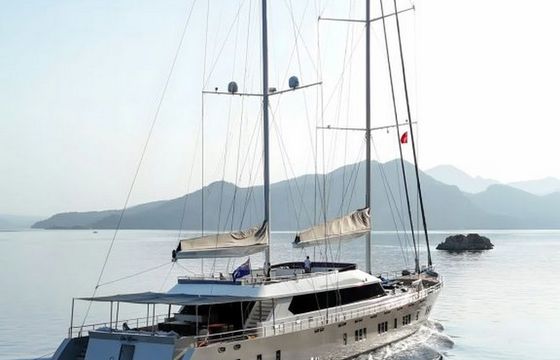 Motorsailer De Love