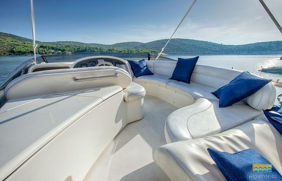 Azimut 52