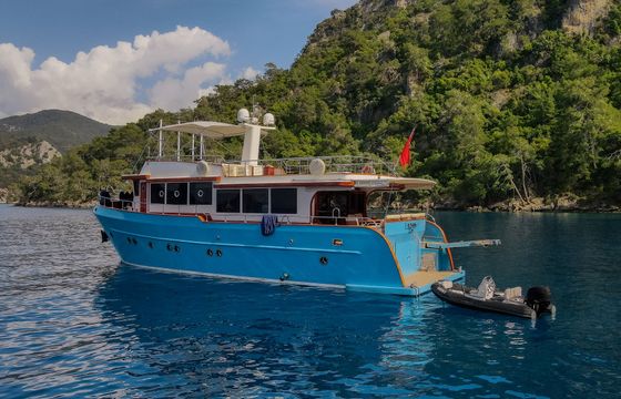 SLV 028 Motor Yacht