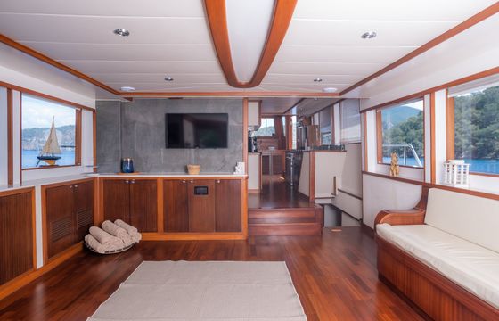 SLV 028 Motor Yacht