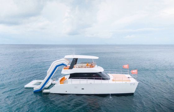 POWER CATAMARAN 48FT