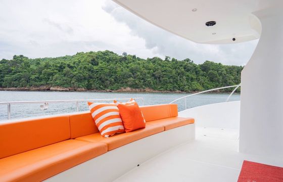 POWER CATAMARAN 48FT