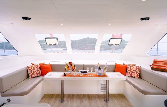 POWER CATAMARAN 48FT