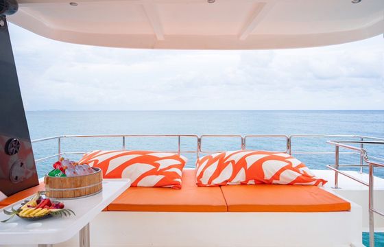 POWER CATAMARAN 48FT