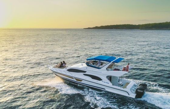 FAST CRUISER YACHT