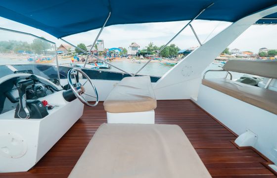 FAST CRUISER YACHT