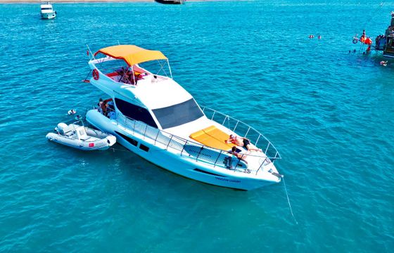 Freedom Luxury Jacuzzi Yacht