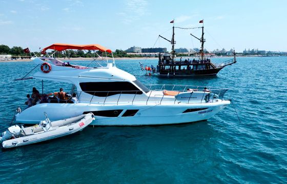 Freedom Luxury Jacuzzi Yacht