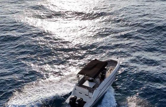 Bateau à moteur