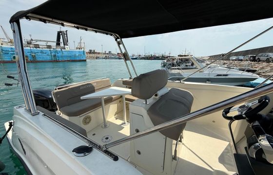 Bateau à moteur