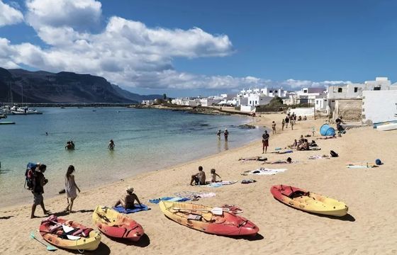 Catamaran “I Love La Graciosa”