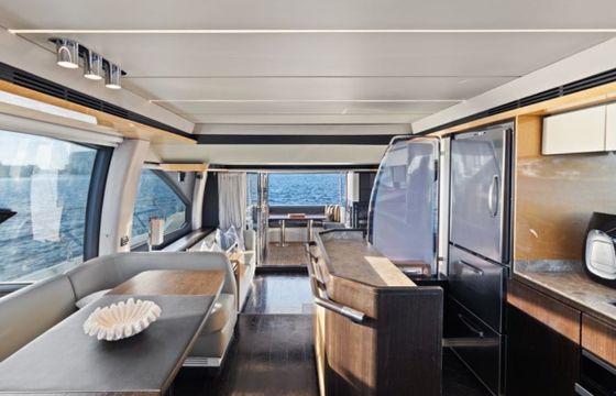 Luxury 70 Azimut Flybridge Charter ✨