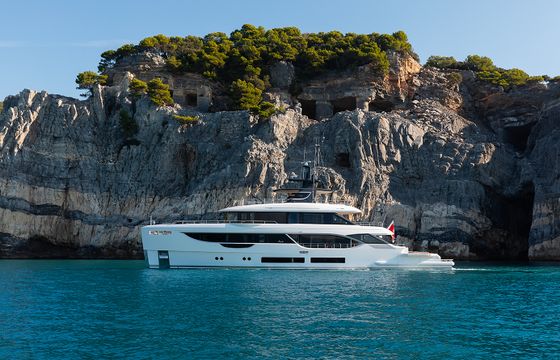 Benetti Oasis 34M