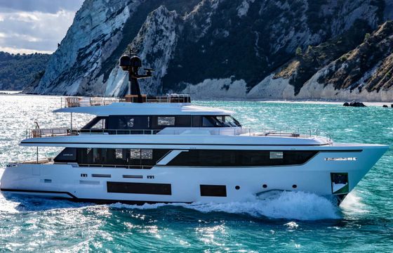 Custom Line Navetta 30