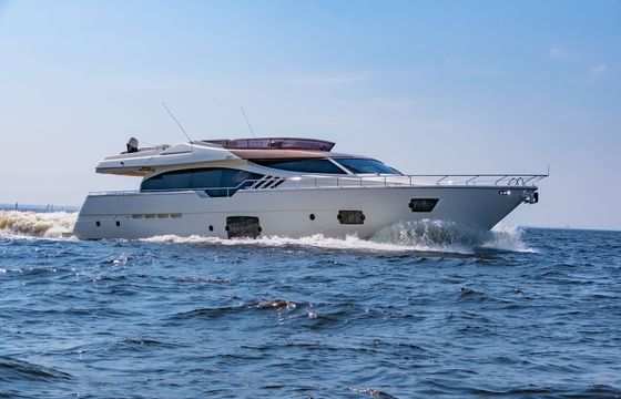 Ferretti 870