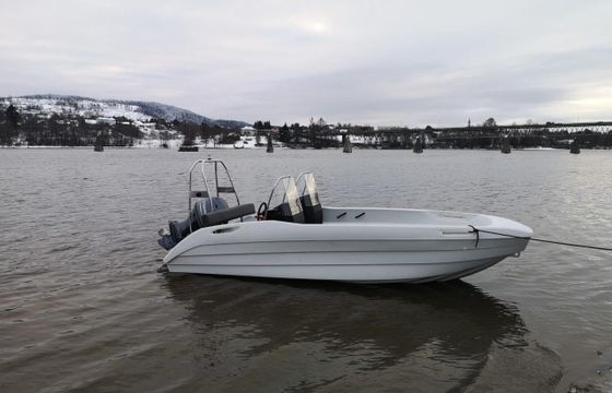 Pioner 16 Explorer Open