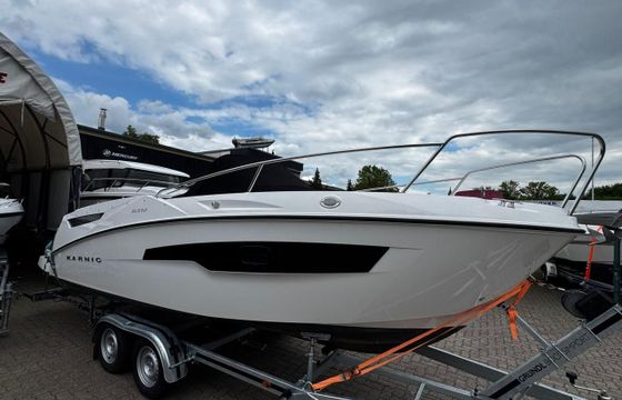 Karnic SL652 inkl. Yamaha F200XCA und Trailer