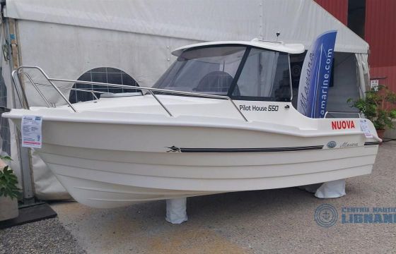 Manara 550 Pilot House