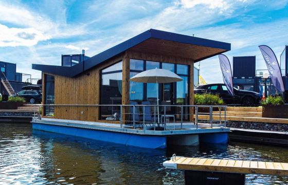 Twin Butterfly Houseboat