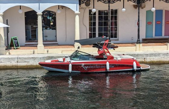 Correct Craft Super Air Nautique 210