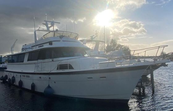 Hatteras 70 Fly ( Varend Woonschip )