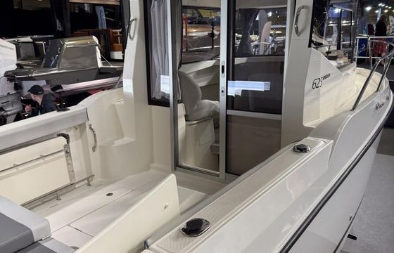 Quicksilver Pilothouse 625