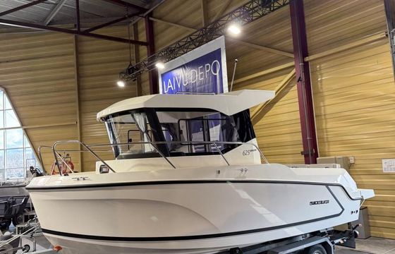 Quicksilver Pilothouse 625