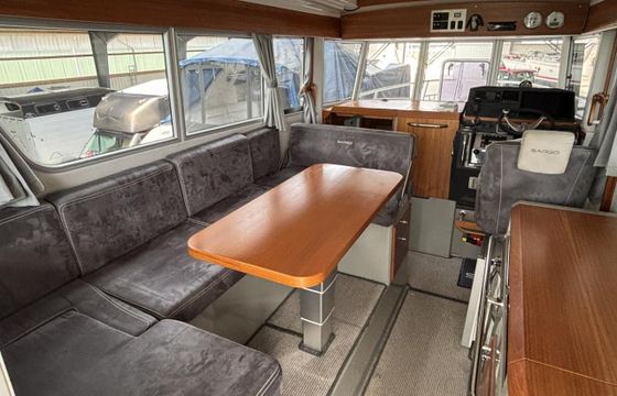 Sargo 33 aft door